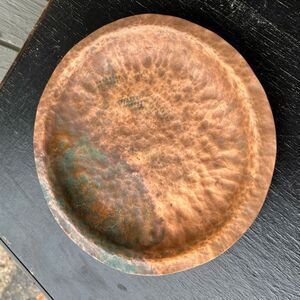 Antique Hand-Hammered Copper Tray with Patina – 9" Round, 28 oz